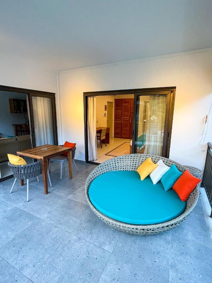 Nautilus Apartments Anse Royale Esterno foto