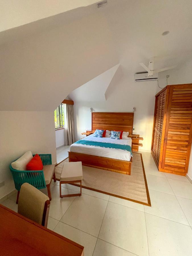 Nautilus Apartments Anse Royale Esterno foto